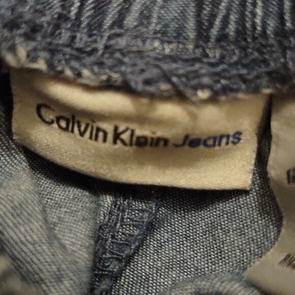 Calvin Klein‎ Girls size 12 months blue denim lightweight shorts, pink bow - Picture 4 of 5